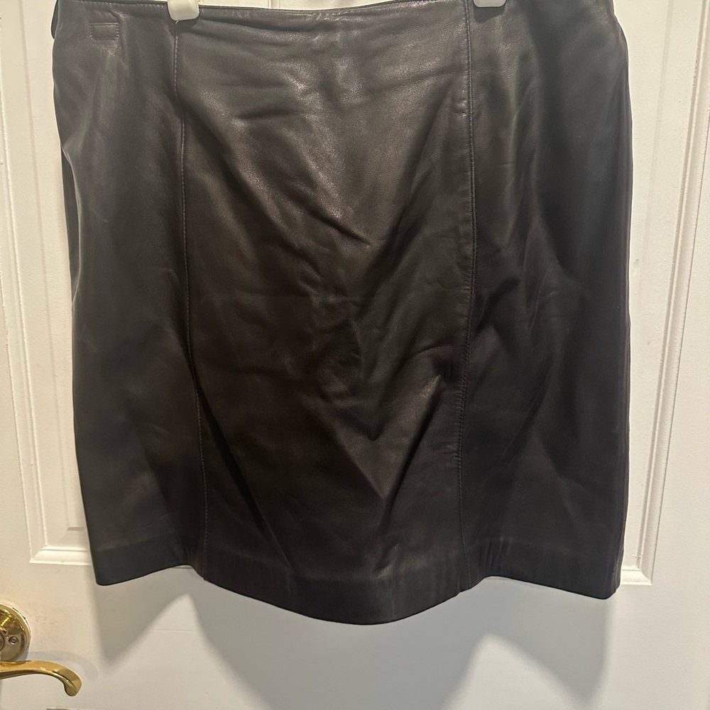 Elegant Black Leather Skirt